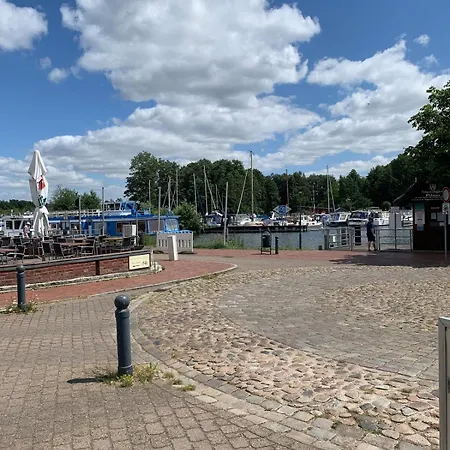 Seeglueck Plau Am - Modernes Mit Balkon Nahe -altstadt Apartmán Plau am See