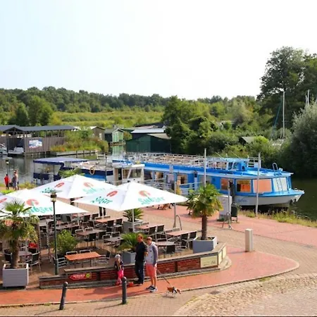 Studio-apartment Mit Balkon In Plau Am Fusslaeufig Zum Und Zur Altstadt *